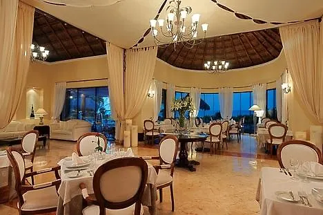 Royal Club Grand Xcaret Resorta Cancún Hotel