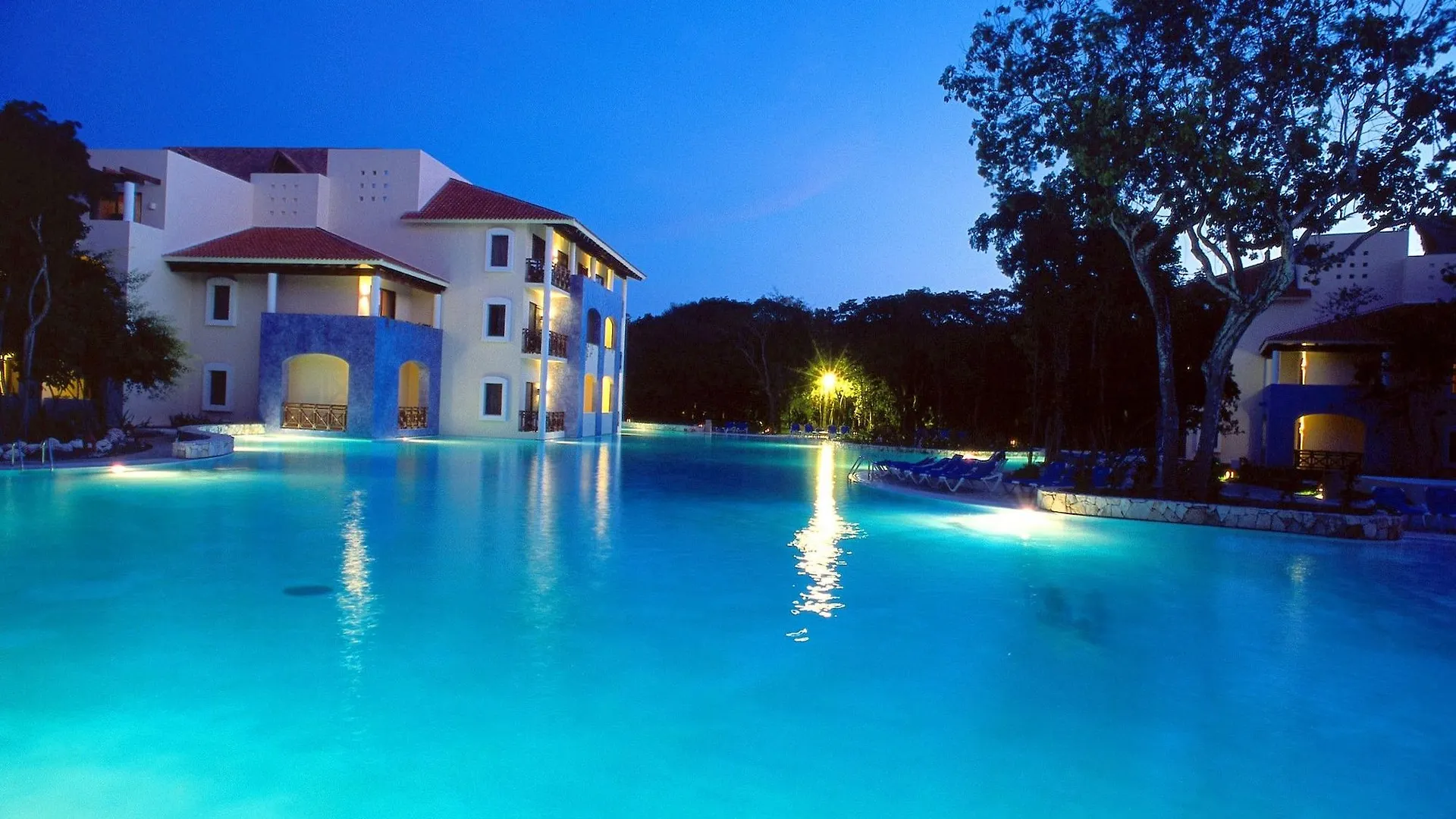 Royal Club Grand Xcaret Resorta contacts